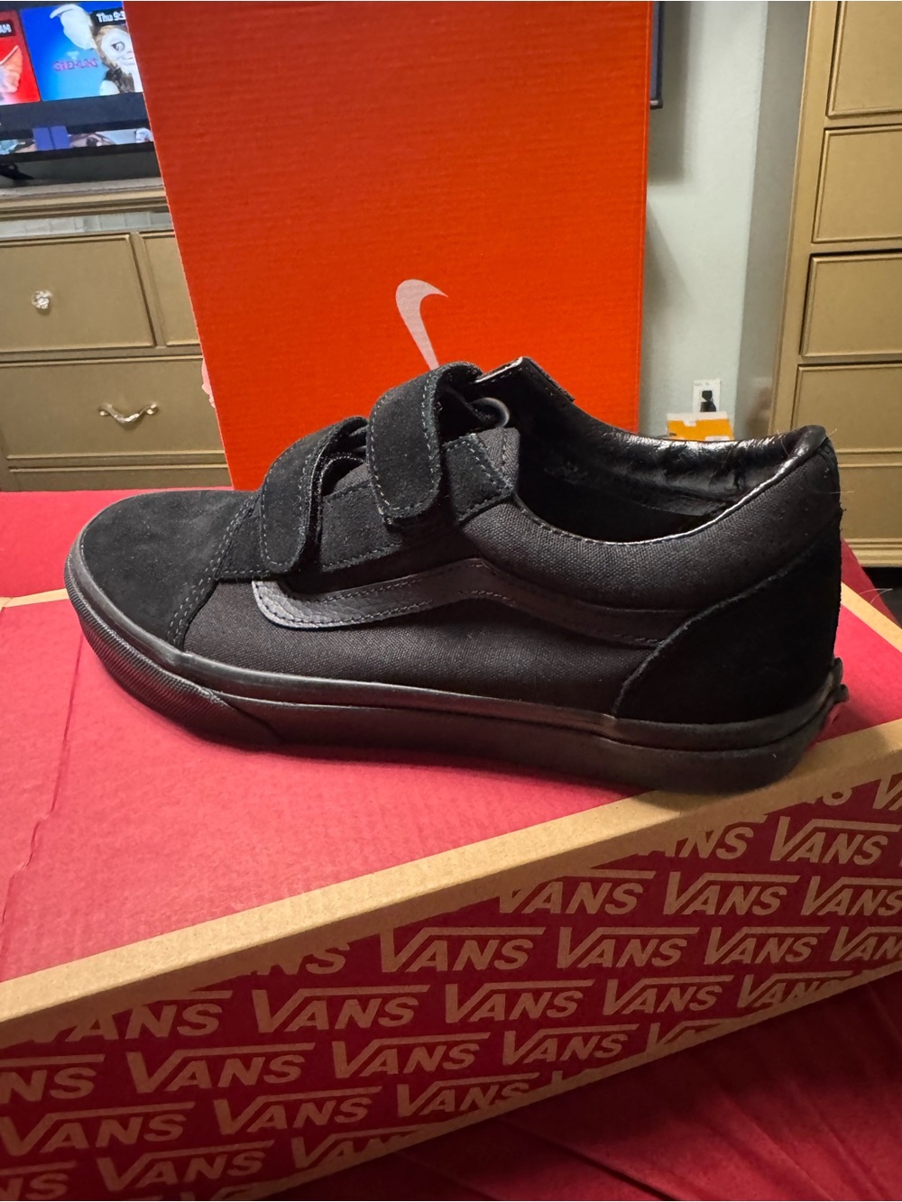 Vans Old Skool V Triple Black Sneakers | Kids 5.5 | Women’s 7 NWT